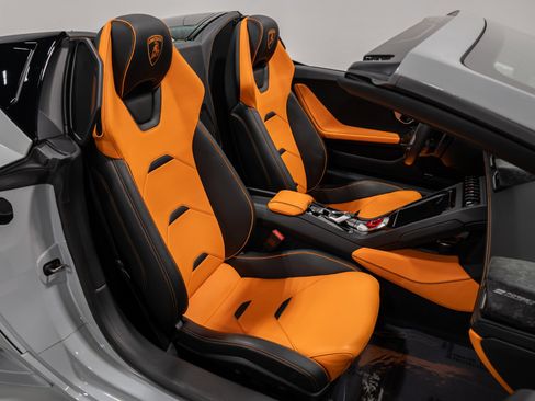 Used 2021 Lamborghini Huracan EVO RWD image 69