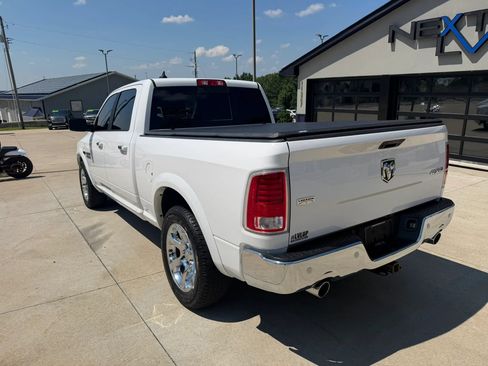 Used 2018 RAM 1500 Laramie w/ Convenience Group AWD/4WD image 7