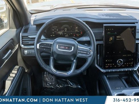 Used 2025 GMC Acadia Elevation image 5