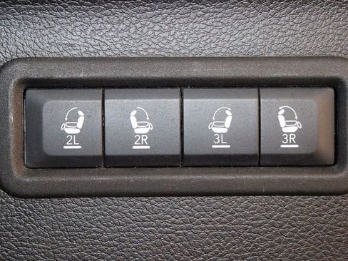 Used 2024 Jeep Wagoneer L Series II w/ Flexible Seating Group image 16