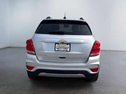 Used 2022 Chevrolet Trax LT w/ Driver Confidence Package AWD/4WD image 4
