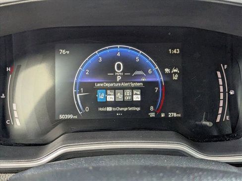 Used 2024 Toyota Corolla Cross XLE image 11