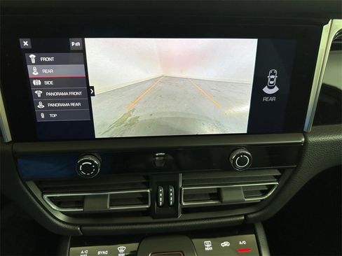 Used 2023 Porsche Macan S image 27