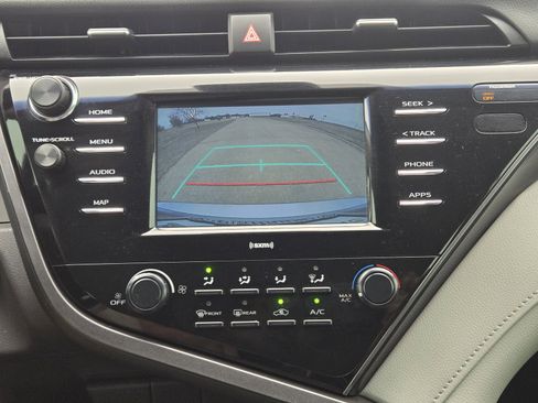 Used 2020 Toyota Camry LE image 21