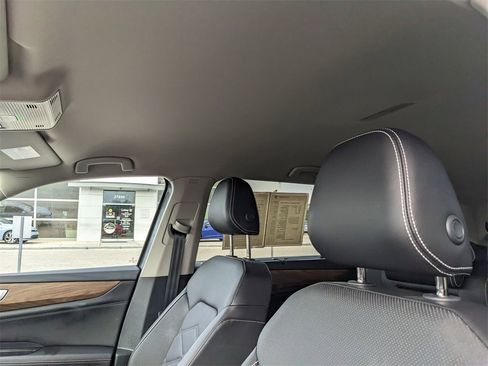 Certified 2024 Volkswagen Atlas SE image 23