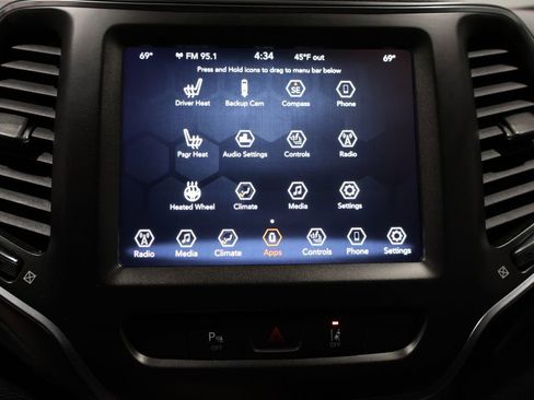 Used 2021 Jeep Cherokee Trailhawk image 30