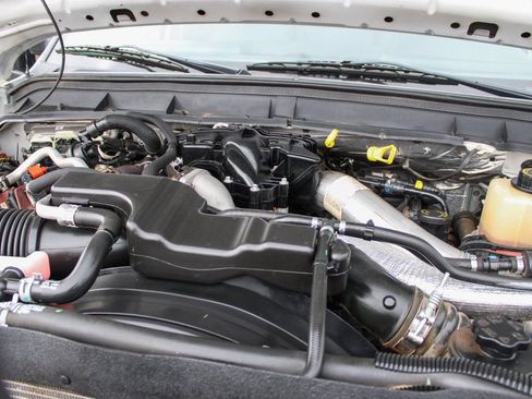 Used 2016 Ford F550 4x4 Crew Cab Super Duty image 14