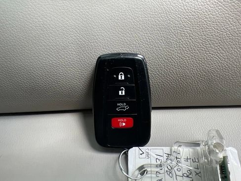 Used 2024 Toyota RAV4 XLE w/ Convenience Package AWD/4WD image 29