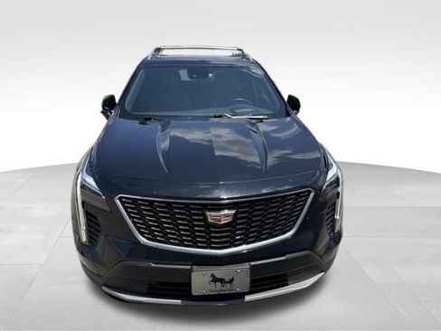 Used 2023 Cadillac XT4 Premium Luxury w/ Sun And Sound Package AWD/4WD image 2