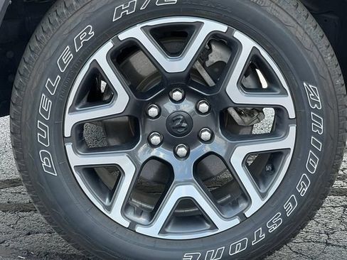 Used 2025 RAM 1500 Laramie w/ Sport Appearance Package AWD/4WD image 10
