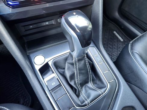 Certified 2023 Volkswagen Tiguan SE image 34