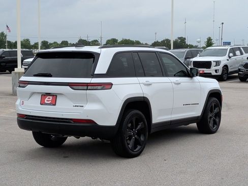 Used 2025 Jeep Grand Cherokee Limited w/ Black Appearance Package RWD image 8