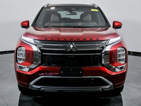 New 2025 Mitsubishi Outlander SE image 4