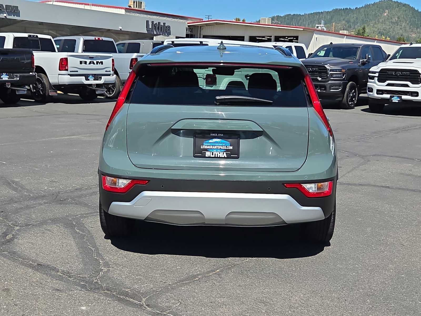 Used 2023 Kia Niro EX FWD image 13