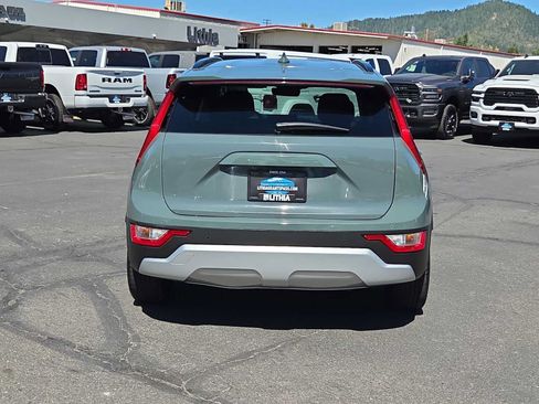 Used 2023 Kia Niro EX FWD image 13