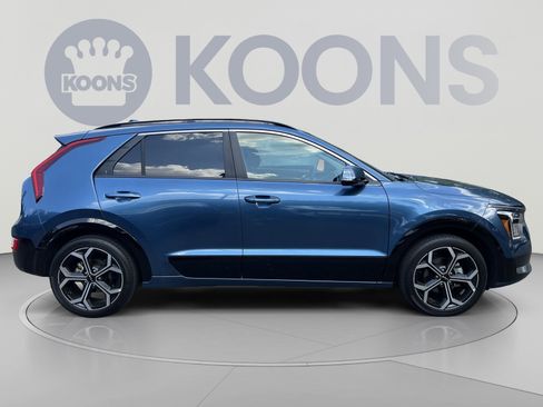 Used 2024 Kia Niro EX Touring FWD image 8