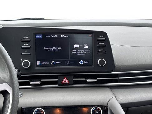 Used 2021 Hyundai Elantra SEL image 17