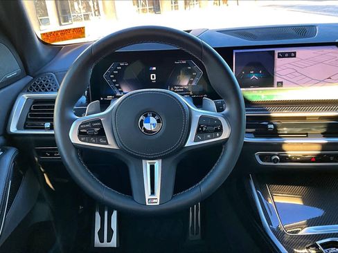 Used 2025 BMW X7 M60i image 5