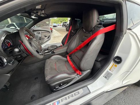 Used 2019 Chevrolet Camaro ZL1 RWD image 41