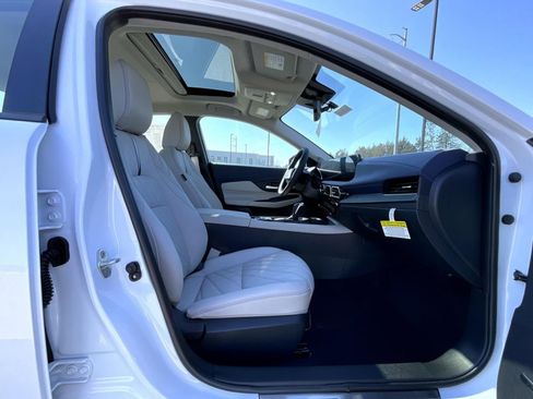 New 2026 Nissan Sentra SL image 16