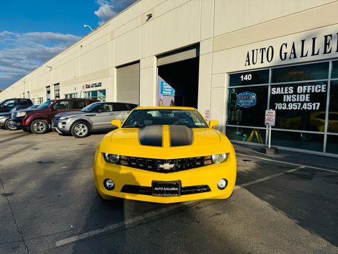 Used 2011 Chevrolet Camaro LT image 2