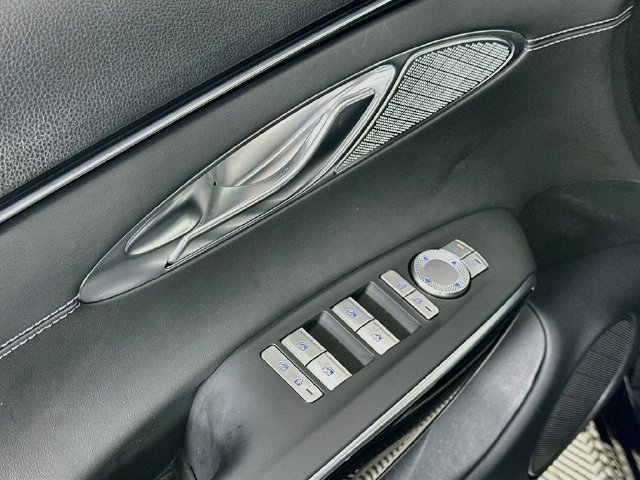 Used 2022 Genesis GV70 2.5T AWD/4WD image 18