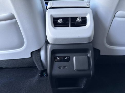 New 2026 Cadillac Optiq Luxury 2 image 16