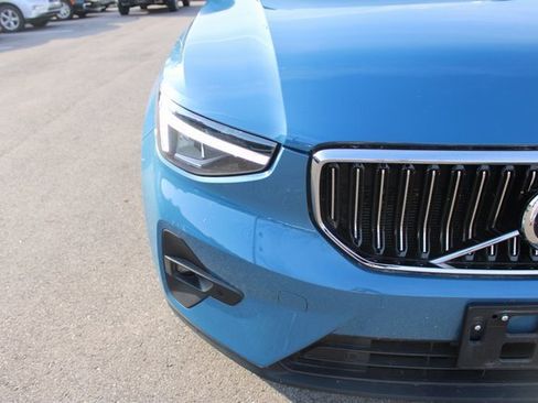 Used 2025 Volvo XC40 B5 Plus image 42