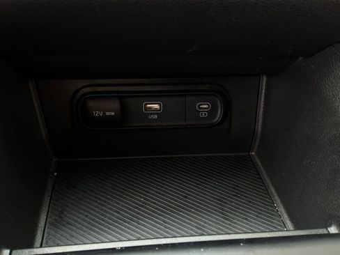 Used 2025 Kia Sportage LX image 23