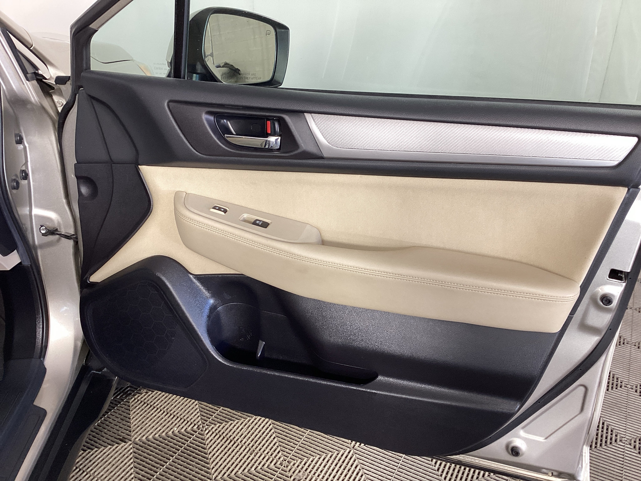 Used 2016 Subaru Outback 2.5i Premium AWD/4WD image 9