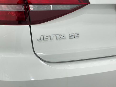 Used 2018 Volkswagen Jetta SE image 36