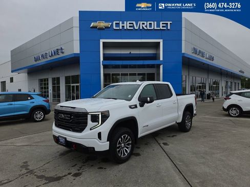 Used 2023 GMC Sierra 1500 AT4 w/ Technology Package AWD/4WD image 1