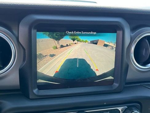Used 2022 Jeep Wrangler Unlimited Rubicon 4xe w/ Cold Weather Group AWD/4WD image 19