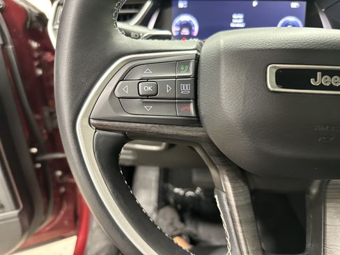 Used 2021 Jeep Grand Cherokee L Limited AWD/4WD image 19