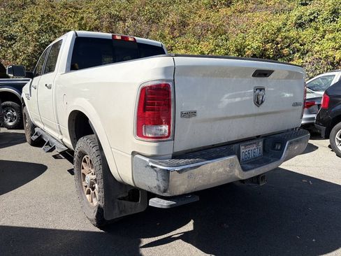 Used 2018 RAM 2500 Laramie w/ Convenience Group AWD/4WD image 2