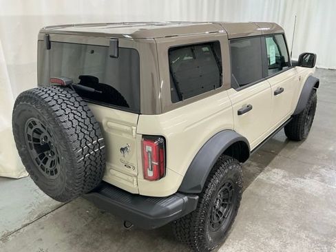 New 2026 Ford Bronco Badlands image 3