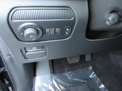 Used 2023 Jeep Grand Wagoneer Series II w/ Premium Group II AWD/4WD image 37