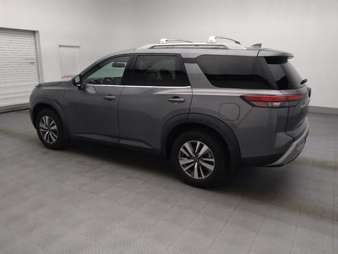 Used 2022 Nissan Pathfinder SL FWD image 3