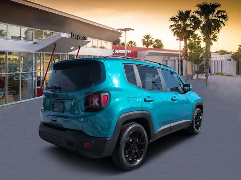 Used 2020 Jeep Renegade Altitude FWD image 3