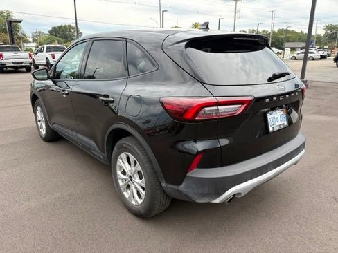 Used 2025 Ford Escape Active AWD/4WD image 3