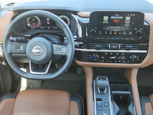 Used 2025 Nissan Pathfinder Platinum AWD/4WD image 30