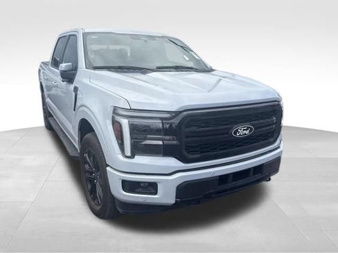 Used 2025 Ford F150 Lariat AWD/4WD image 9