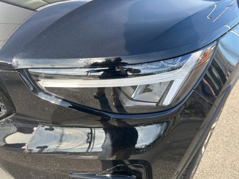 Certified 2025 Volvo XC40 B5 Plus image 8