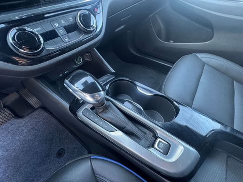 Used 2025 Buick Envista Sport Touring image 39