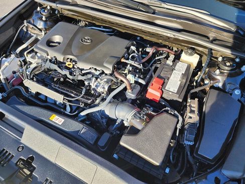Used 2024 Toyota Camry SE w/ Convenience Package image 9
