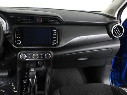 Used 2023 Nissan Kicks SV image 16