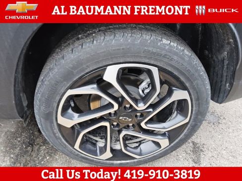 Used 2025 Chevrolet Trax RS w/ Driver Confidence Package image 5