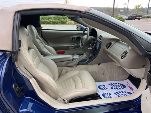 Used 2004 Chevrolet Corvette Convertible w/ Preferred Equipment Group image 19