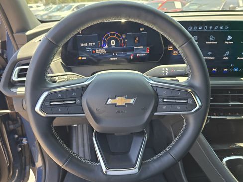 Used 2024 Chevrolet Traverse LT w/ LPO, Floor Liner Package FWD image 31