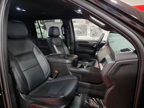 Certified 2022 GMC Yukon XL SLE w/ Gmc Pro Safety Plus Package AWD/4WD image 18